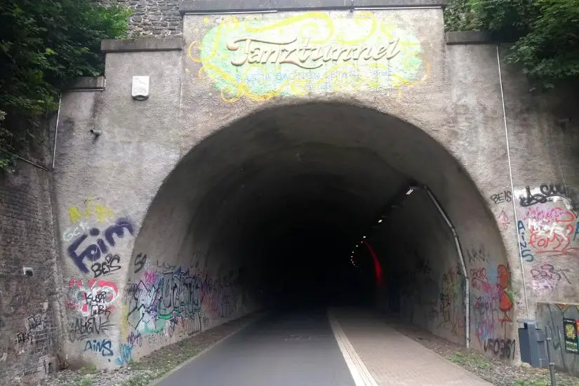Tanztunnel auf der Nordbahntrasse Wuppertal